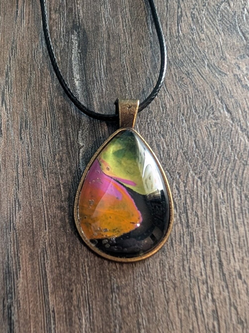 Oval Pendant Necklace